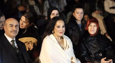 Türkan Şoray hayranlarıyla film izledi!